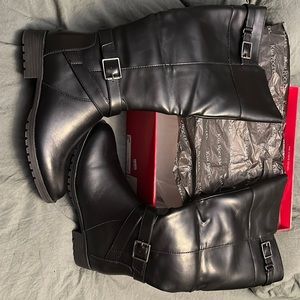 Long boots with buckle at ankle and top
